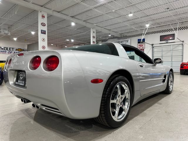 Used 2004 Chevrolet Corvette Coupe w/ Preferred Equipment Group RWD image 6