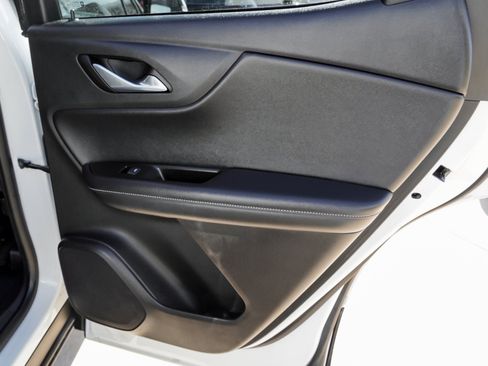 Used 2023 Chevrolet Blazer LT FWD image 32