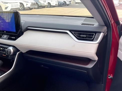 Used 2024 Toyota RAV4 Limited image 18