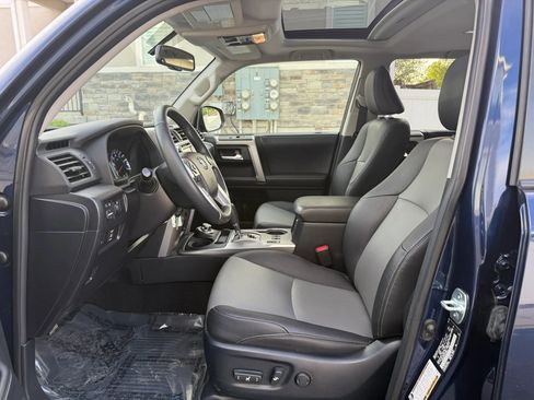 Used 2019 Toyota 4Runner SR5 Premium AWD/4WD image 11