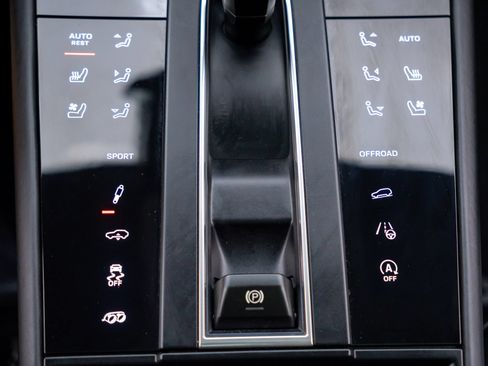 Certified 2023 Porsche Macan GTS AWD/4WD image 27