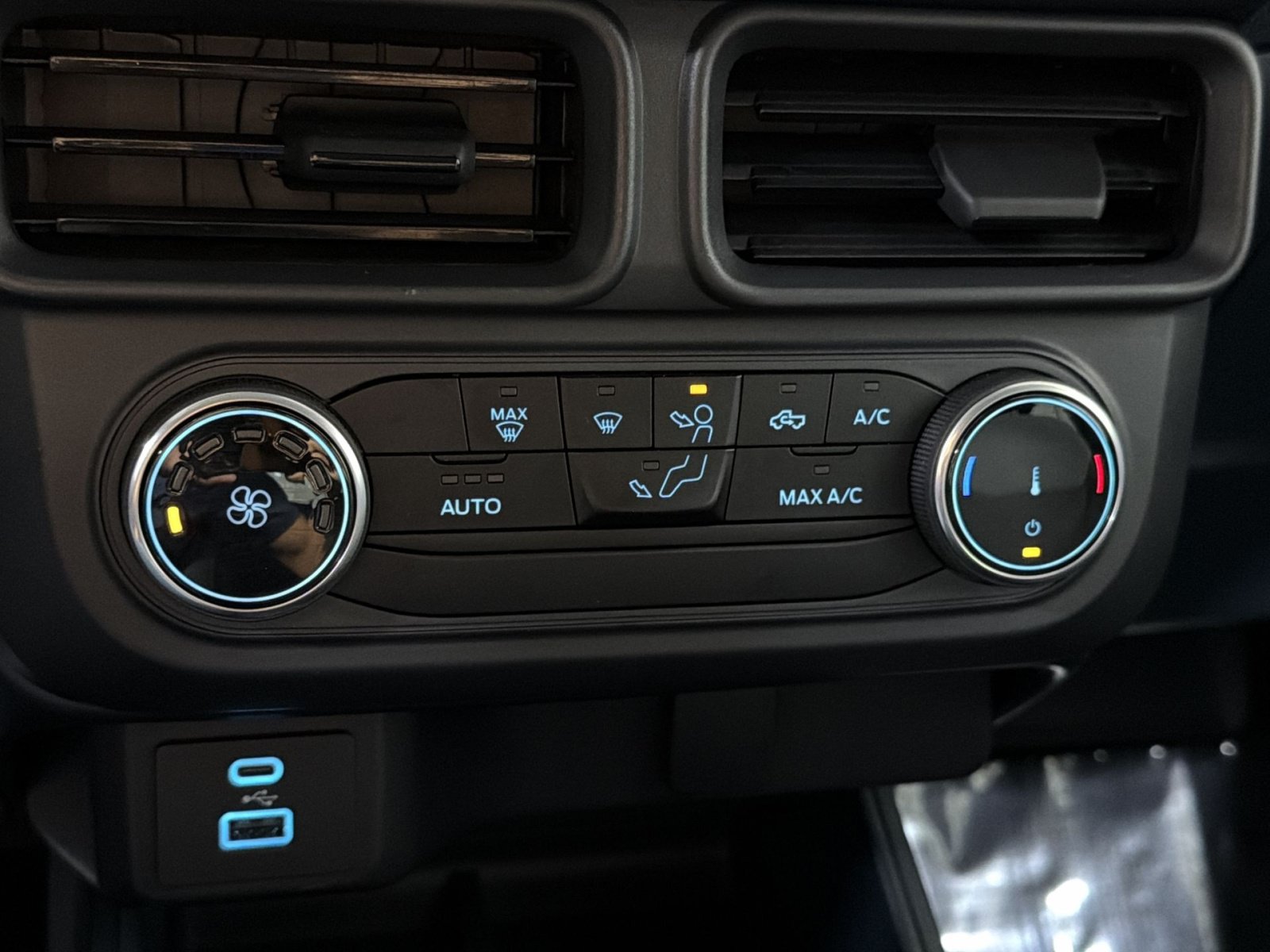 Used 2024 Ford Maverick XL FWD image 21