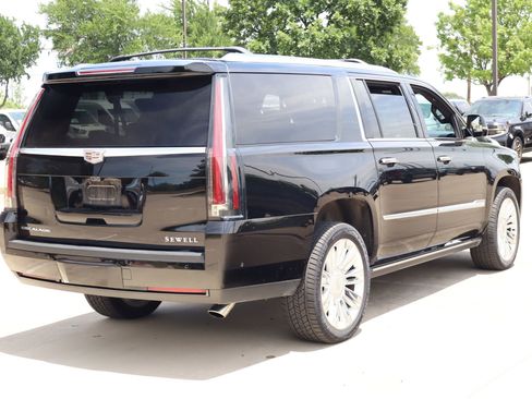 Used 2020 Cadillac Escalade ESV Platinum AWD/4WD image 3