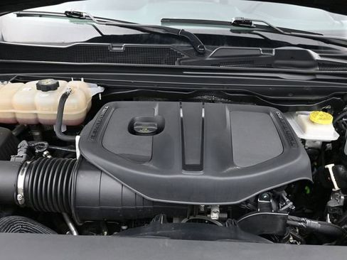 Used 2025 RAM 1500 Laramie image 24