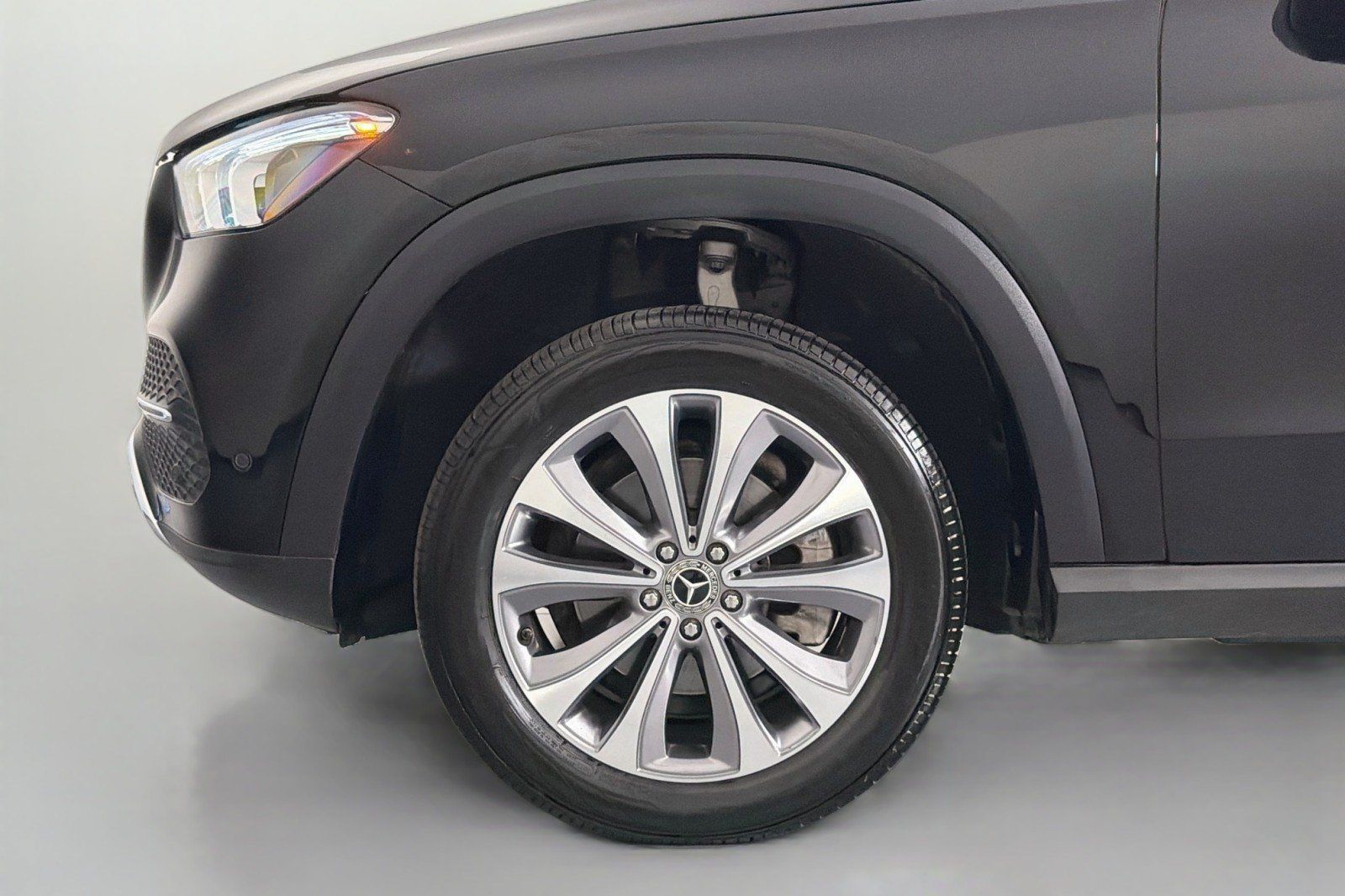 Used 2022 Mercedes-Benz GLE 350 4MATIC w/ Premium Package image 10