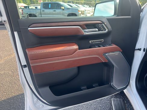 Used 2024 GMC Sierra 1500 Denali Ultimate image 17
