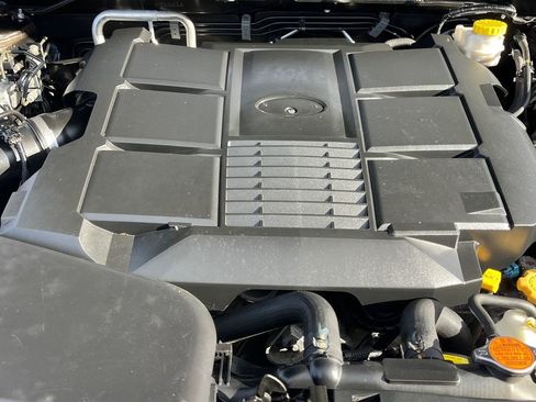 Used 2018 Subaru Outback 3.6R Touring w/ Popular Package #3 image 23