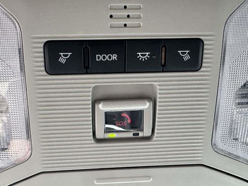 Certified 2025 Toyota RAV4 XLE FWD image 36