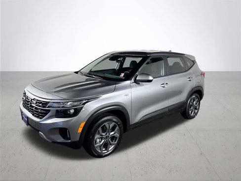 Certified 2026 Kia Seltos LX AWD/4WD image 2