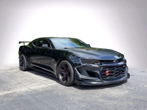 Used 2020 Chevrolet Camaro ZL1 RWD image 2