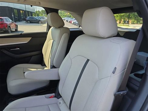 Used 2025 MAZDA CX-90 3.3 Turbo w/ Preferred Package image 16