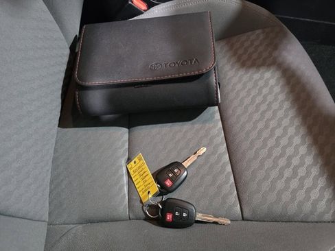 Used 2023 Toyota Tacoma SR image 9