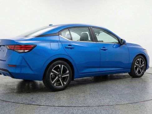 Used 2025 Nissan Sentra SV image 9