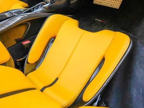 Used 2022 Ferrari SF90 Spider image 90