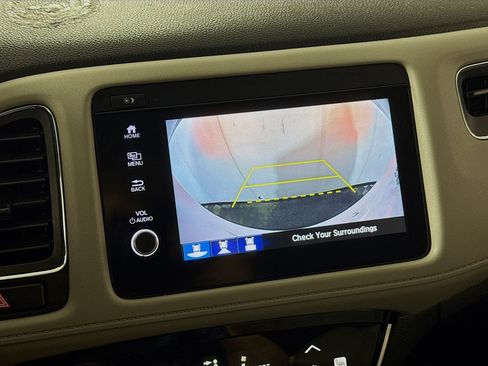 Used 2022 Honda HR-V EX image 2