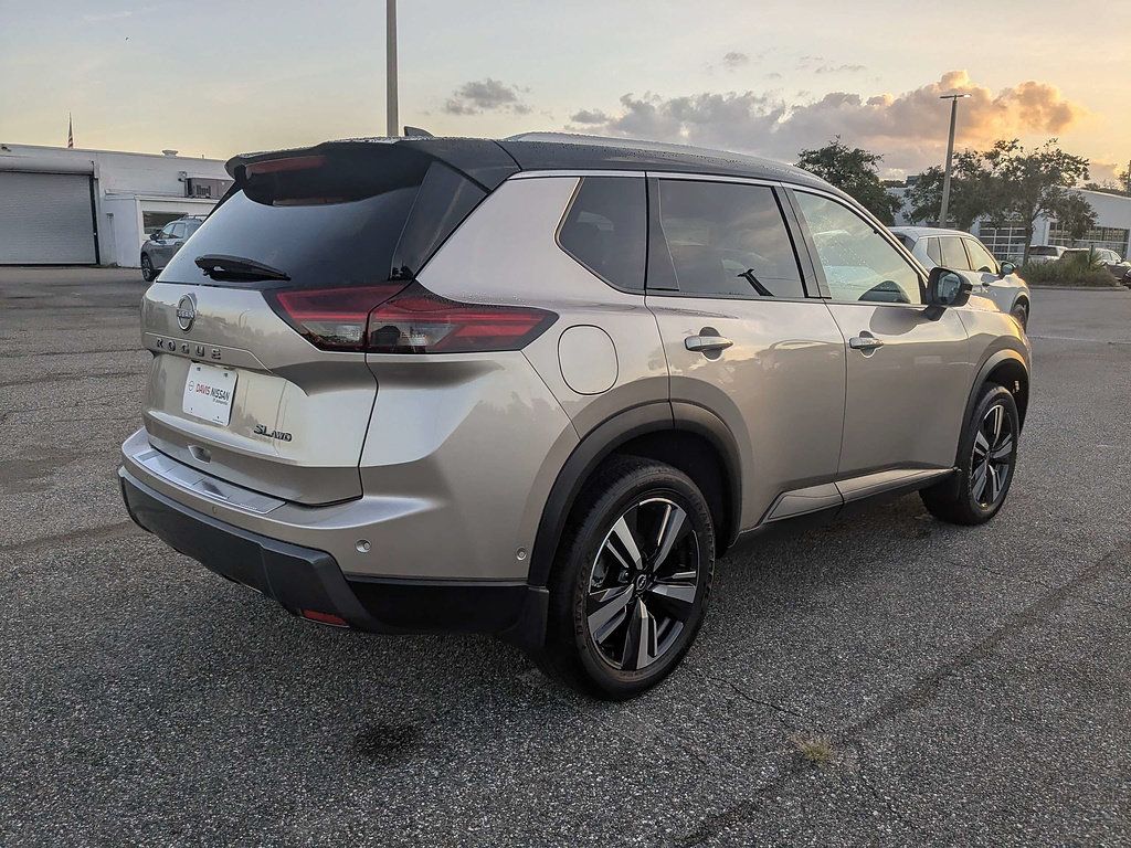 Used 2025 Nissan Rogue SL w/ SL Premium Package AWD/4WD image 5