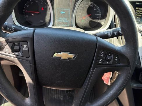Used 2017 Chevrolet Equinox LS FWD image 21