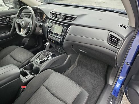 Used 2019 Nissan Rogue SV FWD image 10