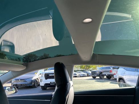 Used 2024 Tesla Model 3 Standard Range image 8