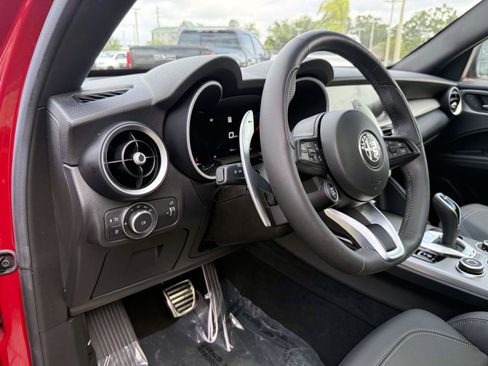 Used 2024 Alfa Romeo Stelvio Veloce AWD/4WD image 20