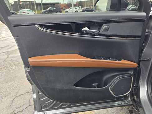 Used 2023 Lincoln Nautilus Reserve w/ Monochromatic Package image 12