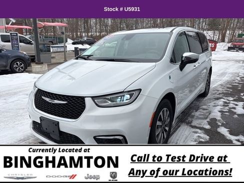 Used 2023 Chrysler Pacifica Limited image 4