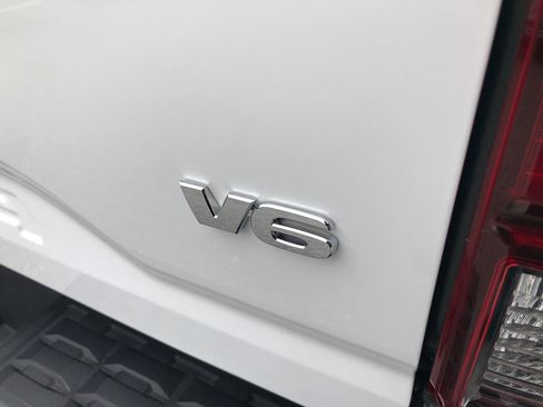 Certified 2020 Toyota Tacoma SR5 AWD/4WD image 14