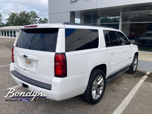 Used 2018 Chevrolet Suburban LT AWD/4WD image 4