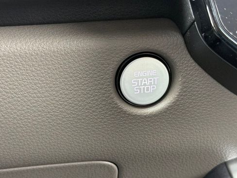 New 2026 Kia Carnival LX image 22