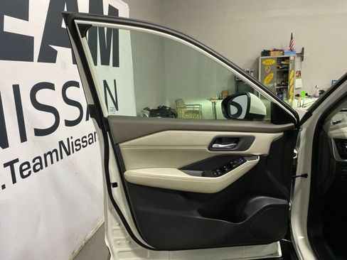 Certified 2023 Nissan Rogue SV w/ SV Premium B Package AWD/4WD image 9