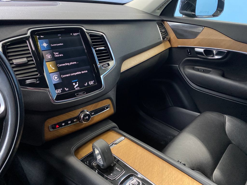 Used 2022 Volvo XC90 T8 Inscription Expression w/ Advanced Package AWD/4WD image 13
