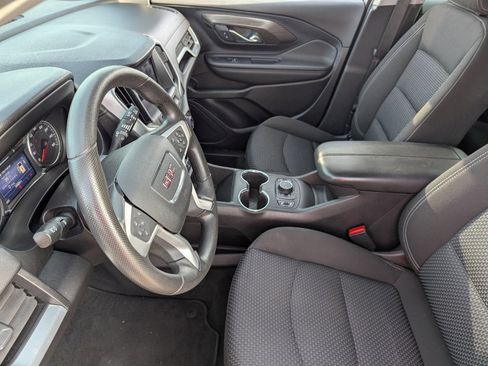Used 2023 GMC Terrain SLE w/ Driver Convenience Package image 23