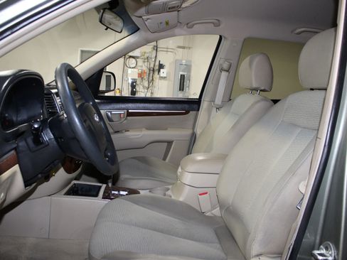 Used 2009 Hyundai Santa Fe GLS FWD image 18