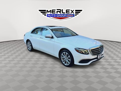 Used 2017 Mercedes-Benz E 300 4MATIC image 2