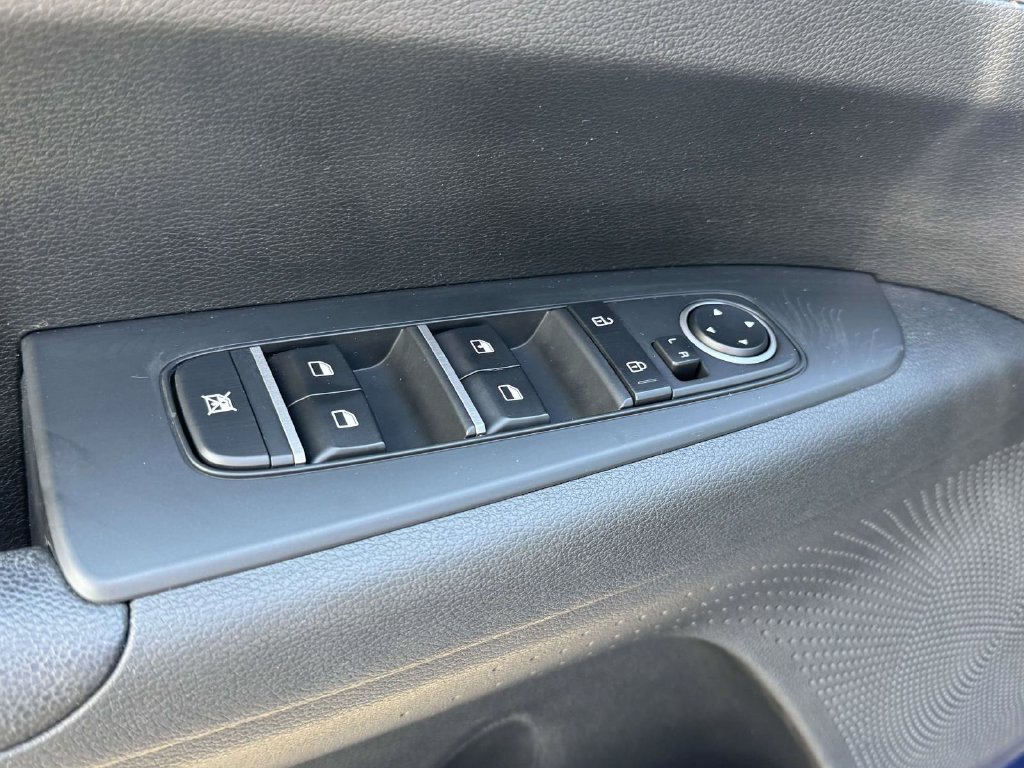 Used 2022 Kia Forte LXS FWD image 19