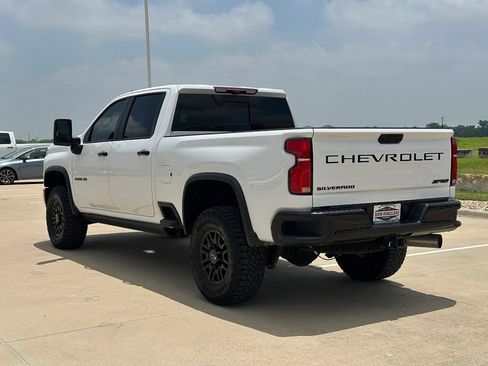 Used 2026 Chevrolet Silverado 2500 ZR2 w/ LPO, Dark Essentials Package AWD/4WD image 7