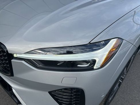 Certified 2025 Volvo XC60 B5 Plus image 8