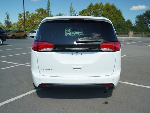 New 2026 Chrysler Voyager LX image 7