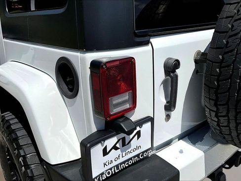 Used 2016 Jeep Wrangler Unlimited Sahara AWD/4WD image 20