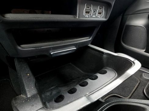 Used 2025 Chrysler Pacifica Select FWD image 45