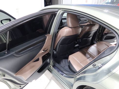 Used 2025 Lexus ES 300h w/ Premium Package FWD image 15