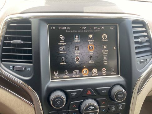 Used 2017 Jeep Grand Cherokee Overland w/ Jeep Active Safety Group RWD image 30