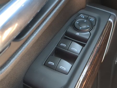 Used 2022 GMC Sierra 1500 Elevation w/ Preferred Package AWD/4WD image 22