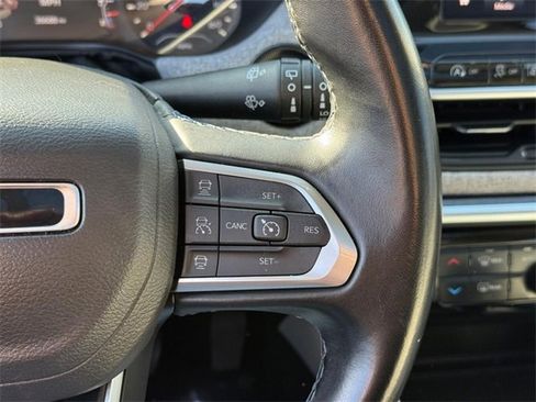 Used 2022 Jeep Compass Latitude w/ Sun and Sound Group image 19