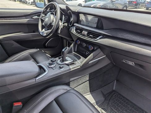 Used 2022 Alfa Romeo Stelvio Sprint image 9