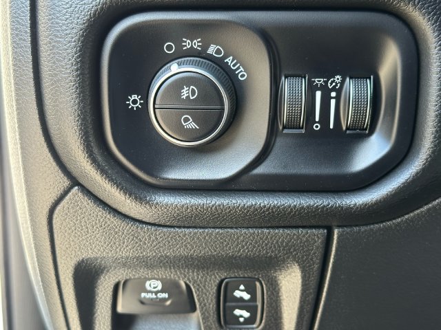 Used 2025 RAM 1500 Laramie AWD/4WD image 27