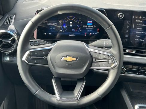 Used 2025 Chevrolet Equinox LT FWD image 34