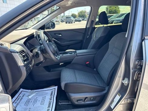 Used 2023 Nissan Rogue SV AWD/4WD image 24