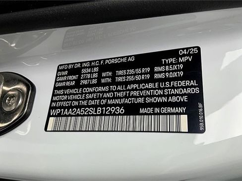 New 2025 Porsche Macan image 42