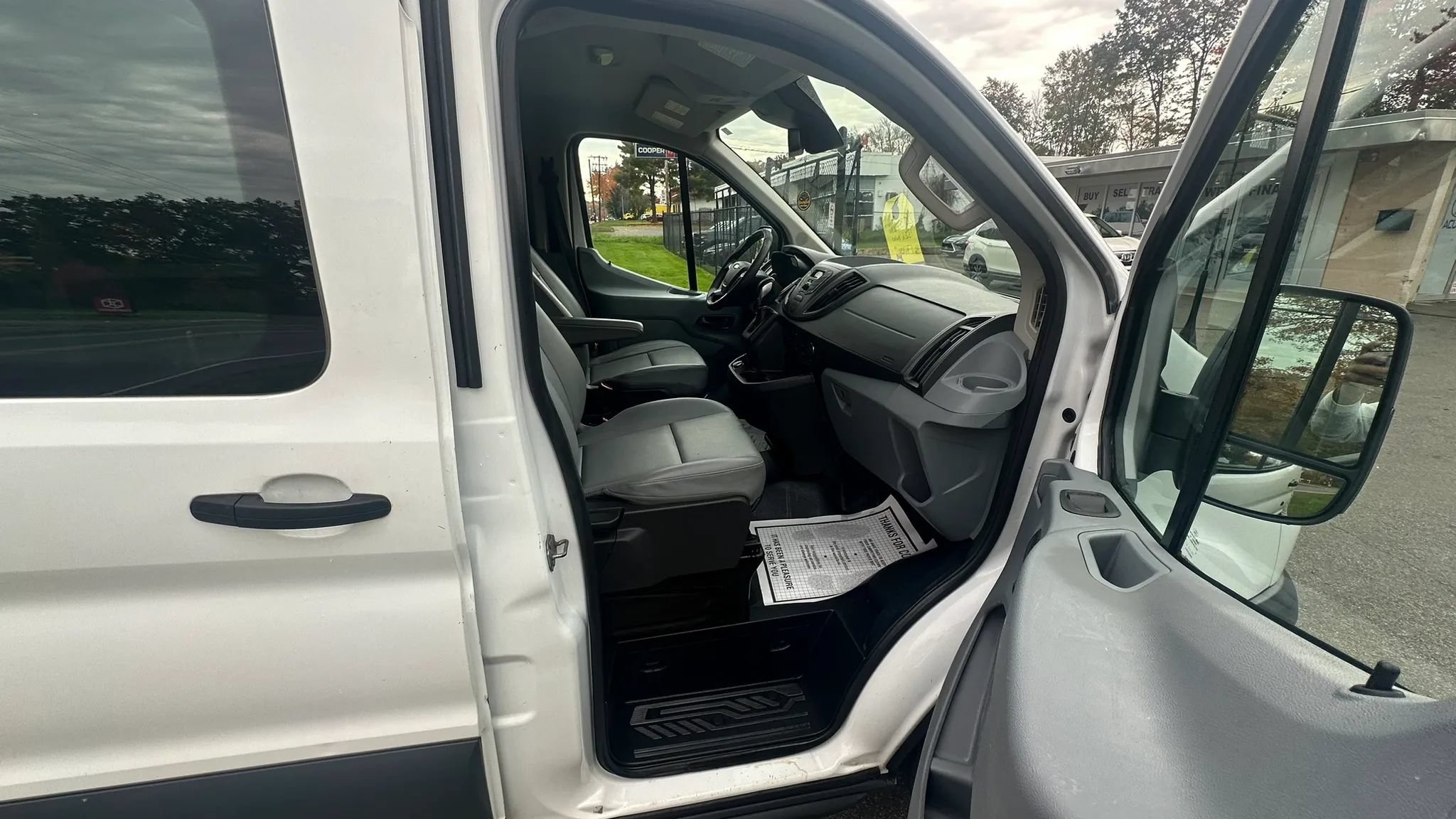 Used 2019 Ford Transit 250 130 Low Roof RWD image 31